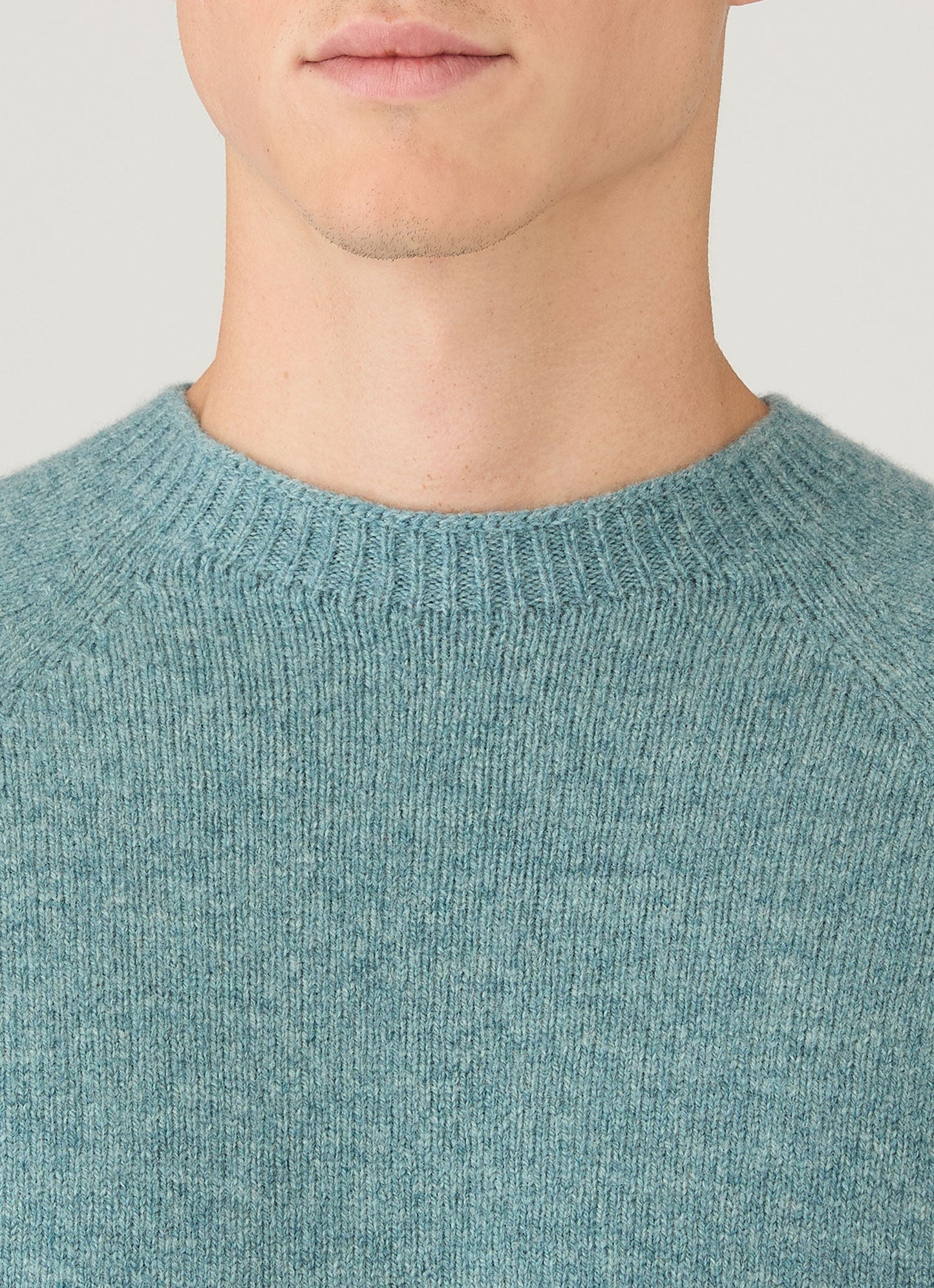 Mens Lambswool Crew Neck Jumper In Steel Green Mjum8066 Gniu