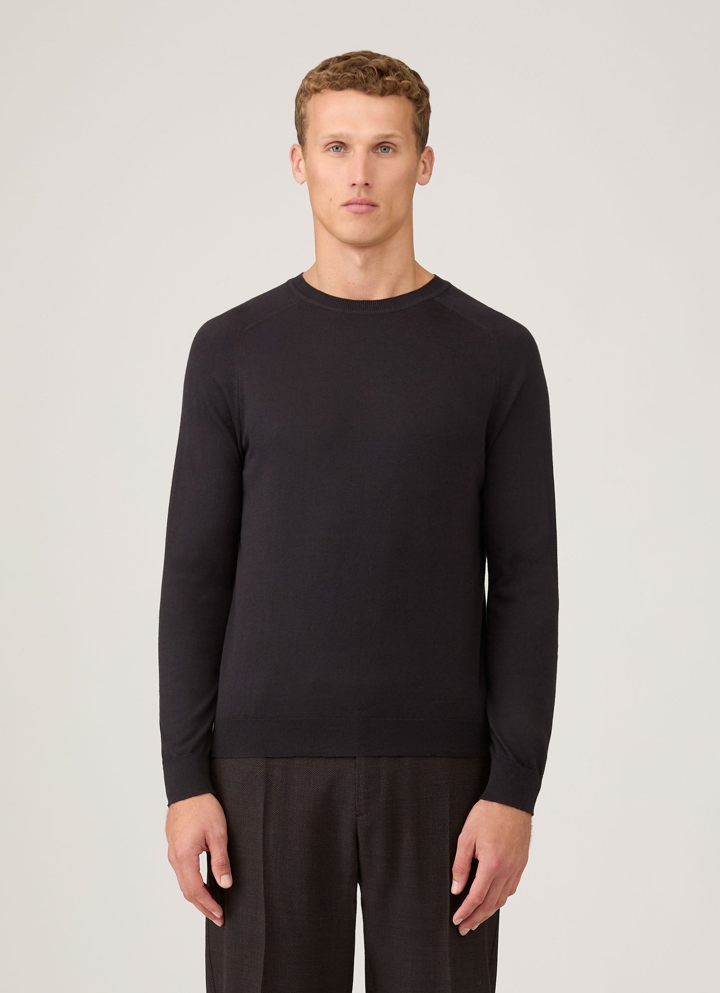 Mens Sea Island Cashmere Crew Neck Jumper In Black Mjum8203 Bkaa