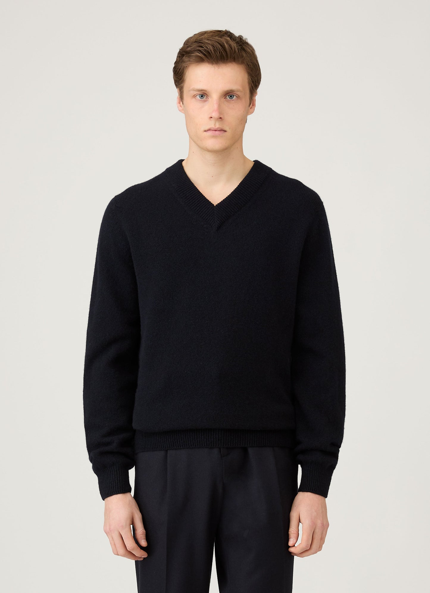Mens Lambswool V Neck Jumper In Dark Navy Mouline Mjum8294 Bufa