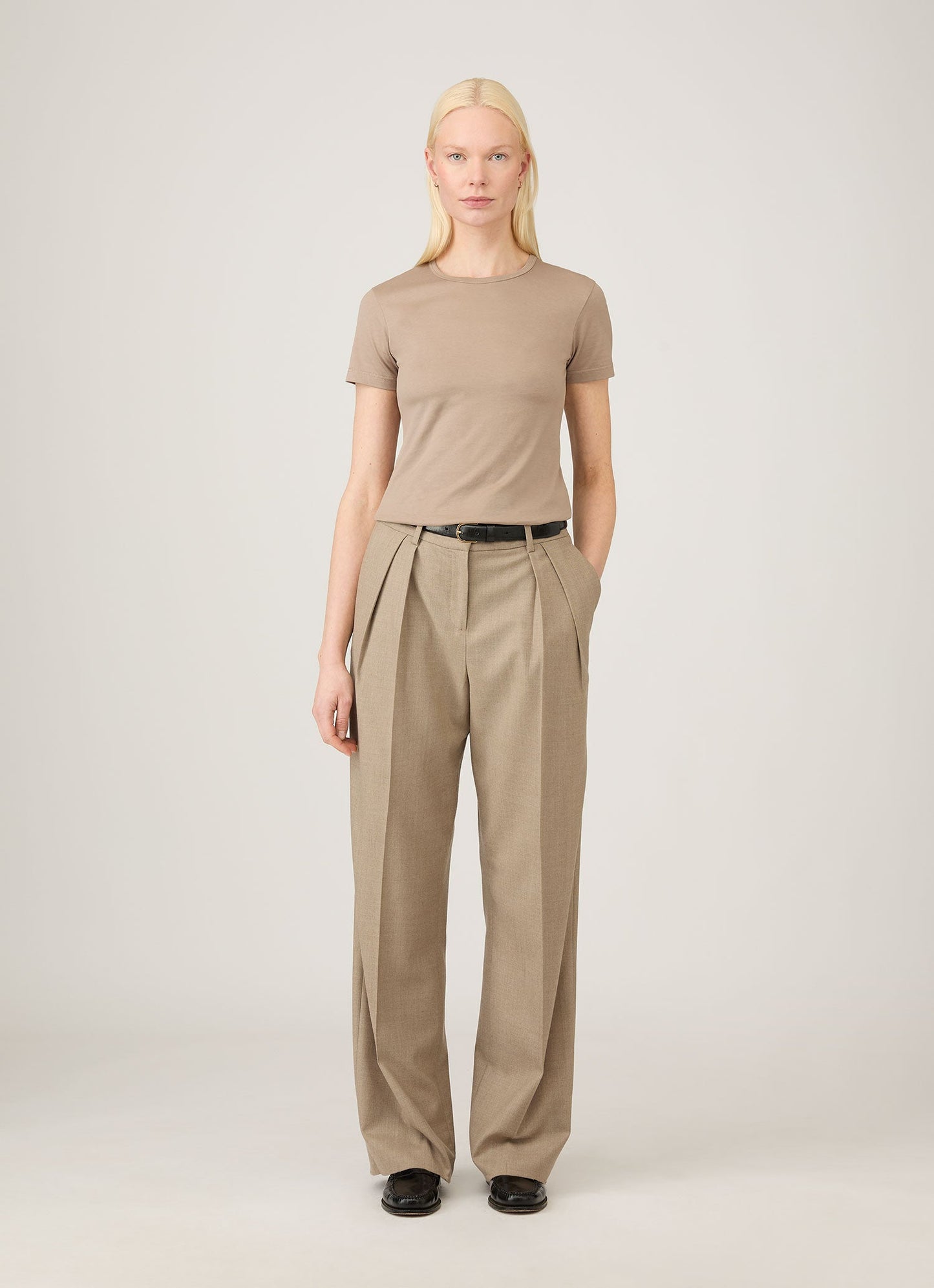 Women's Classic T-shirt in Mink